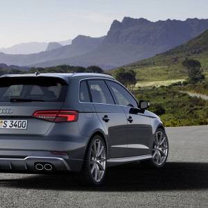 Photo 3/4 arrière nouvelle Audi S3 Sportback (2016)