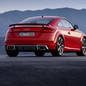 Photo officielle 3/4 arrière Audi TT RS Coupé (2016)