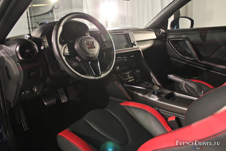 Photo intérieur cuir nouvelle Nissan GT-R (2016)