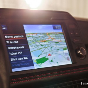 Photo écran tactile GPS nouvelle Nissan GT-R (2016)
