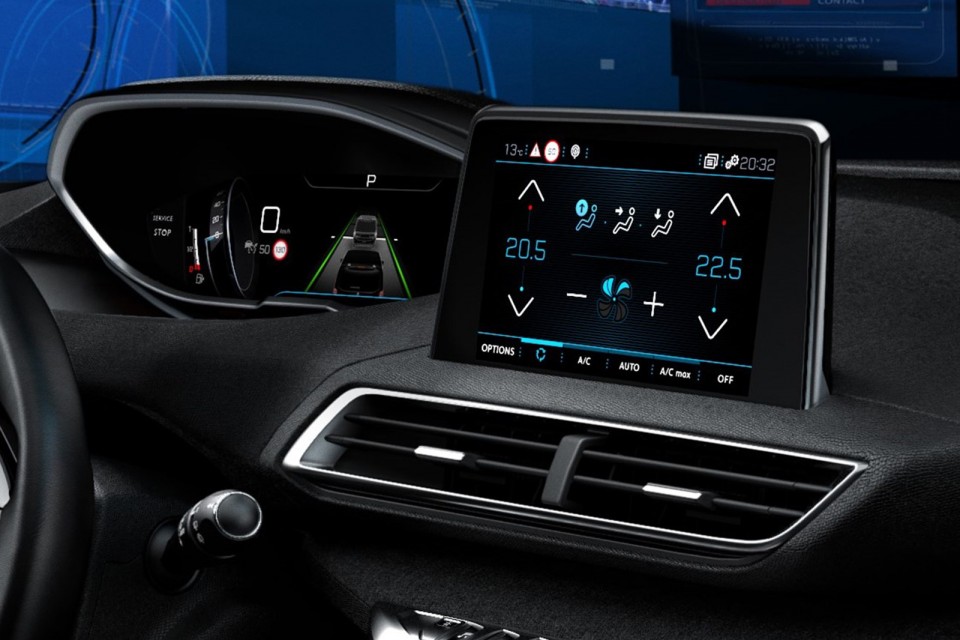 Photo écran tactile multimédia Peugeot i-Cockpit - Peugeot 300