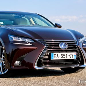 Photo bouclier avant Lexus GS 300h Executive (2016)