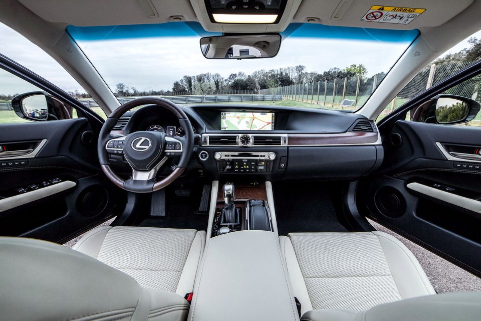 Photo intérieur cuir Lexus GS 300h Executive (2016)