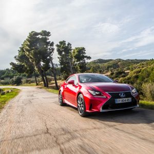 Photo 3/4 avant Lexus RC 300h F Sport (2016)