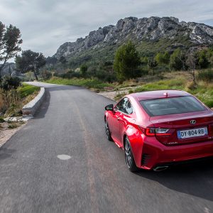 Photo 3/4 arrière Lexus RC 300h F Sport (2016)