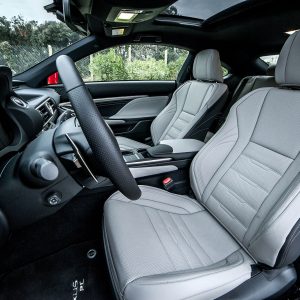 Photo sièges avant cuir Lexus RC 300h F Sport (2016)