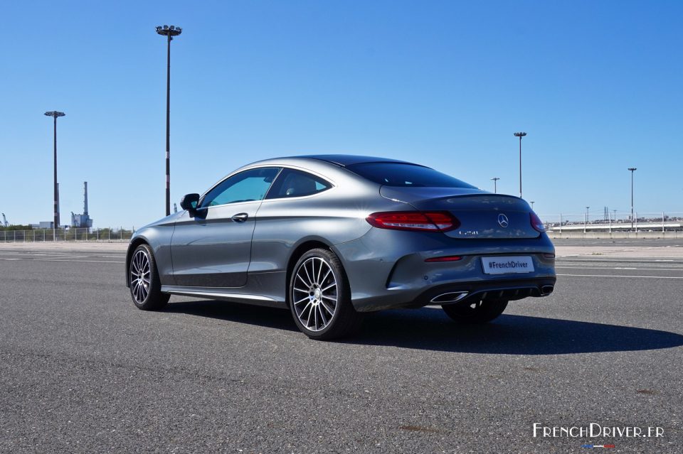 Photo 3/4 arrière Mercedes Classe C Coupé (2016)