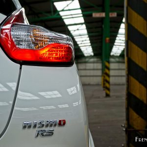 Photo feu arrière sigle Nissan Juke Nismo RS (2016)