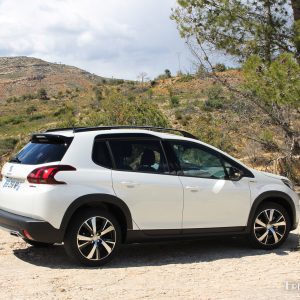 Photo 3/4 arrière Peugeot 2008 restylée (2016)