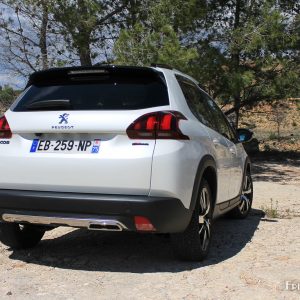 Photo face arrière Peugeot 2008 restylée (2016)