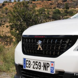 Photo calandre avant Peugeot 2008 restylée (2016)