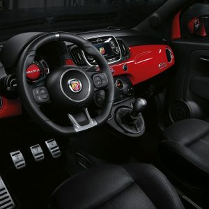 Photo officielle intérieur Nouvelle Abarth 595 (2016)