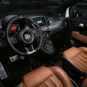 Photo officielle intérieur Nouvelle Abarth 595 (2016)