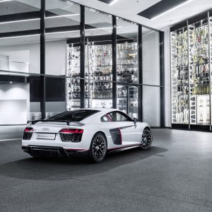 Photo 3/4 arrière Audi R8 V10 plus selection 24h (2016)