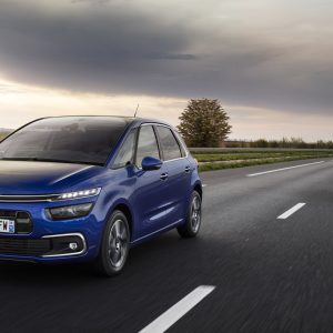 Photo dynamique nouveau Citroën C4 Picasso (2016)