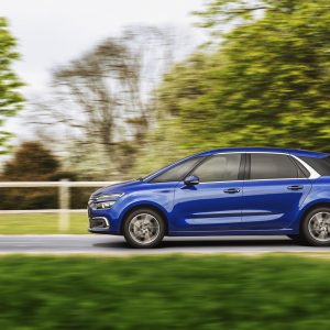 Photo profil dynamique nouveau Citroën C4 Picasso (2016)