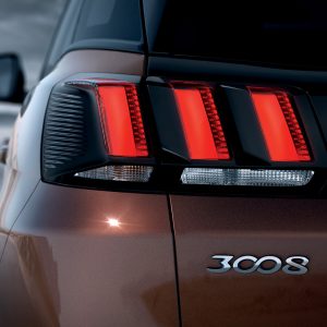 Photo feu arrière LED nouvelle Peugeot 3008 II (2016)