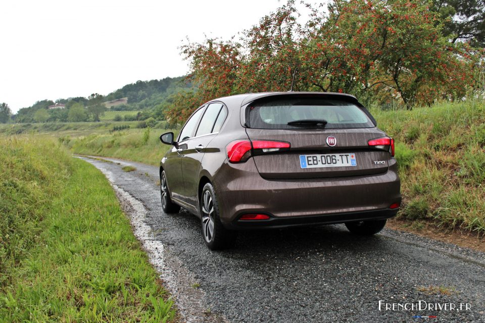 Photo 3/4 arrière Fiat Tipo 5 portes (2016)