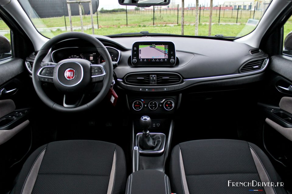 Photo poste de conduite Fiat Tipo 5 portes (2016)