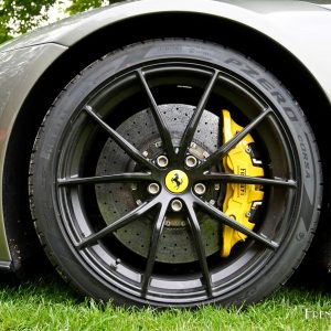 Photo Ferrari F12tdf – Essai nouveau Pirelli P Zero (2016)