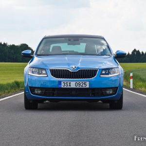 Photo face avant Škoda Octavia (2017)