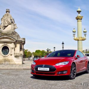 Photo statique avant Tesla Model S P90D (2016)