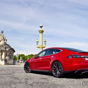 Photo statique arrière Tesla Model S P90D (2016)