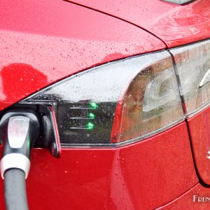 Photo prise recharge Tesla Model S P90D (2016)