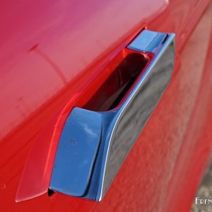 Photo poignée de porte chromée rétractable Tesla Model S P90D