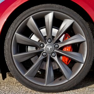 Photo jante alliage Turbine 21 grise Tesla Model S P90D (2016)