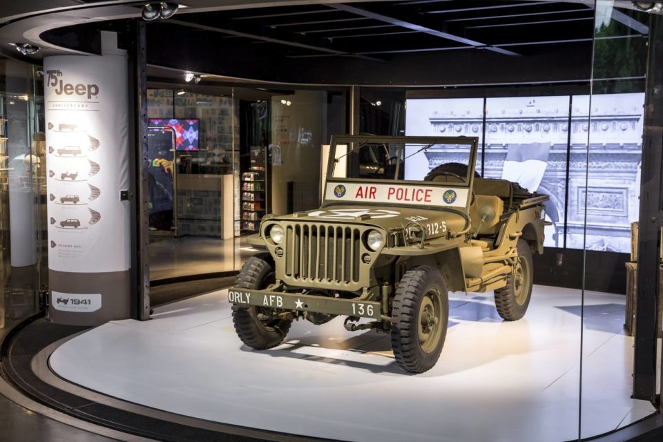 Photo Jeep Willys MB (1944) - MotorVillage Paris (Juin 2016)