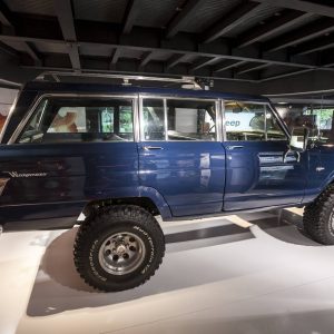 Photo Jeep Wagoneer (1963) – MotorVillage Paris (Juin 2016)