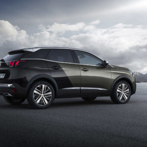 Photo profil arrière Peugeot 3008 GT (2016)