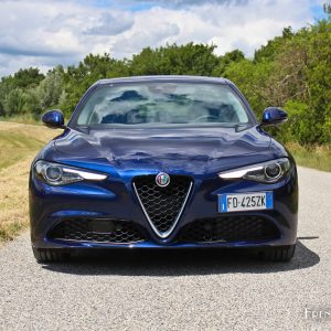 Photo face avant Alfa Romeo Giulia (2016)