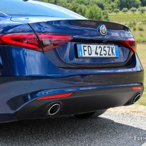 Photo double sortie d’échappement Alfa Romeo Giulia (2016)