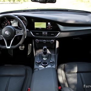 Photo intérieur cuir Alfa Romeo Giulia (2016)