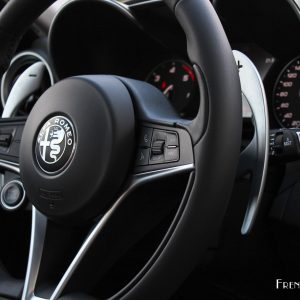 Photo palettes au volant Alfa Romeo Giulia (2016)