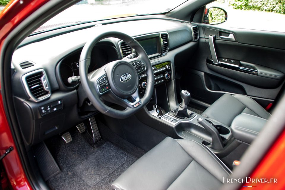 Photo intérieur cuir Kia Sportage IV (2016)