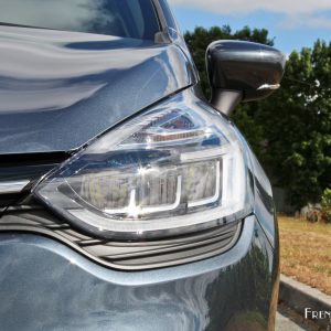 Photo phare avant full LED Renault Clio IV restylée (2016)