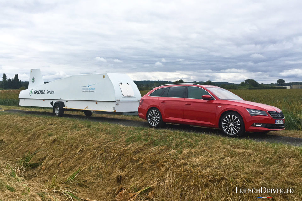 Photo essai Skoda Superb Combi et remorque (2016)