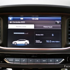 Photo conduite éco écran tactile Hyundai Ioniq (2016)