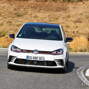 Photo face avant Volkswagen Golf GTI Clubsport 2.0 TSI 265 (2016