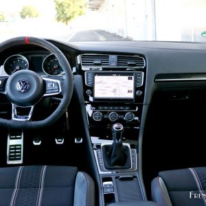 Photo tableau de bord Volkswagen Golf GTI Clubsport 2.0 TSI 265