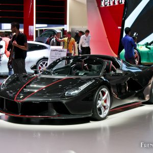 Photo vue avant Ferrari LaFerrari Aperta – Mondial Auto Paris 20