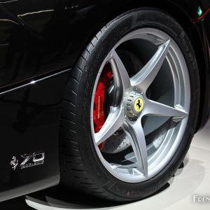 Photo badge 70 Ferrari LaFerrari Aperta – Mondial Auto Paris 201