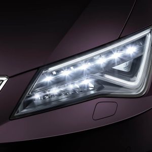 Photo phare avant Full LED SEAT Leon restylée (2016)