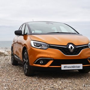 Photo vue avant Renault Scénic IV (2016)