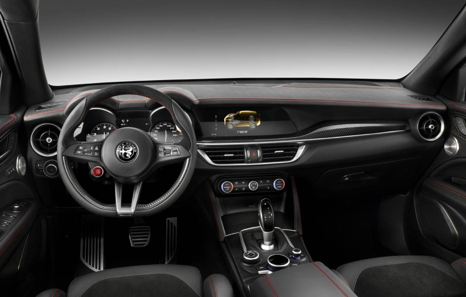 Photo intérieur Alfa Romeo Stelvio Quadrifoglio (2017)