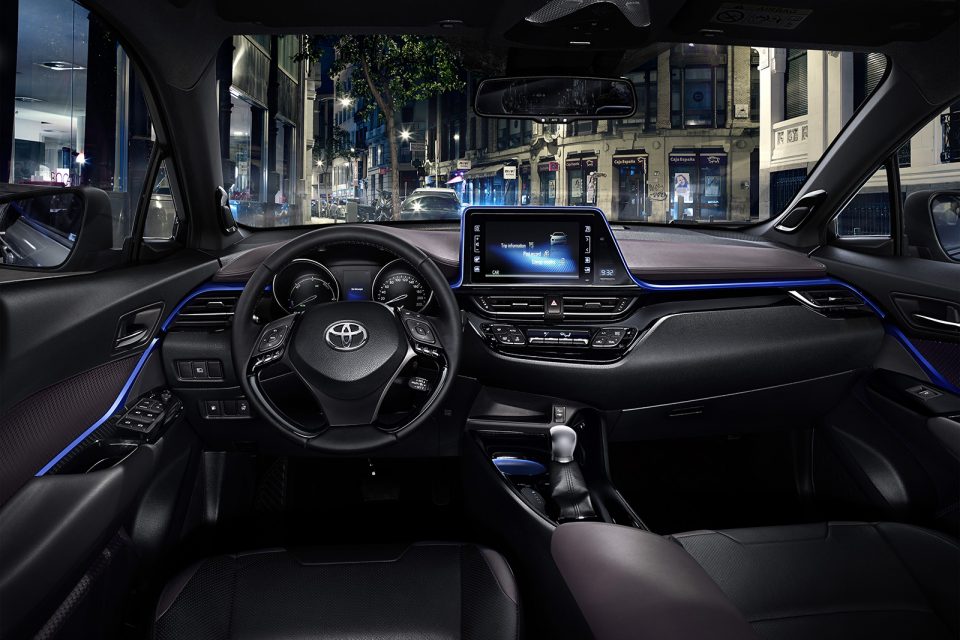 Photo intérieur Toyota C-HR (2016)