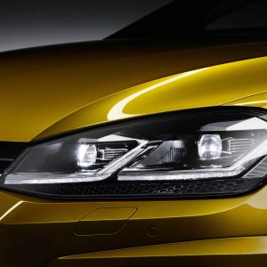 Photo feu avant LED Volkswagen Golf VII restylée (2017)